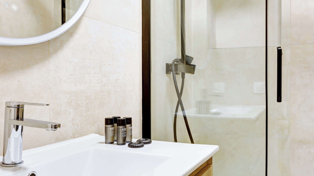 Photo of Bathroom in Arsenal