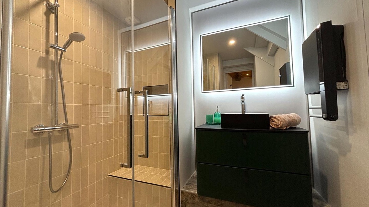 Photo of Bathroom in Autry-Issards