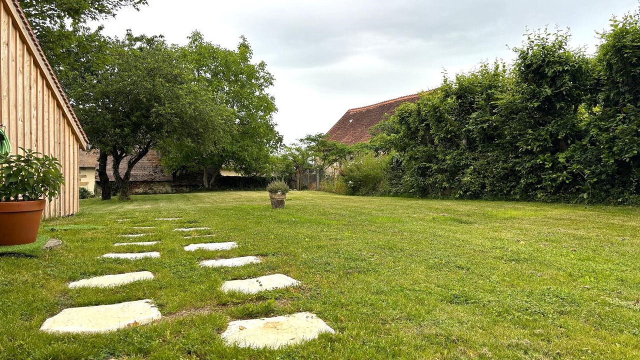 Photo of Outdoor in Autry-Issards