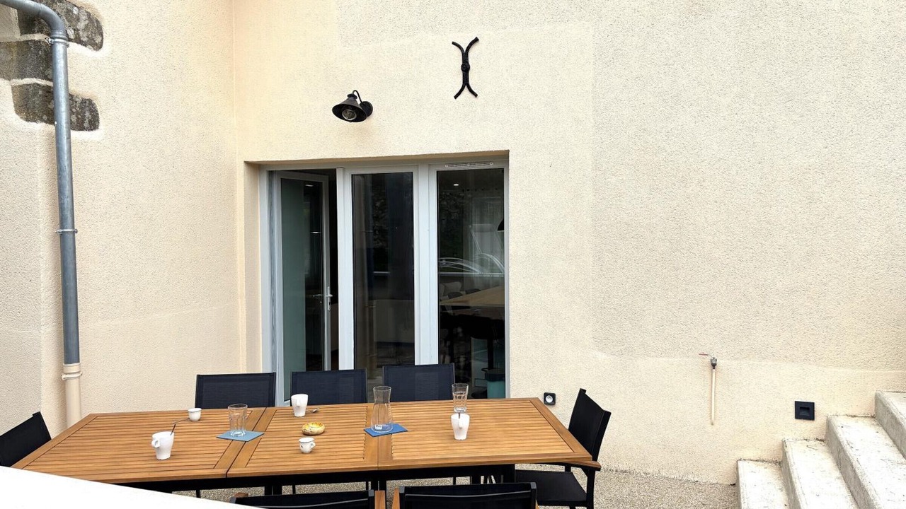 Photo of Outdoor in Autry-Issards