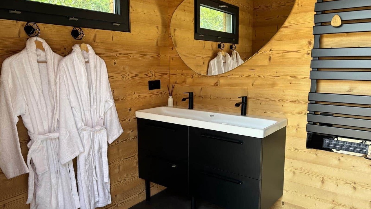 Photo of Bathroom in Bathernay