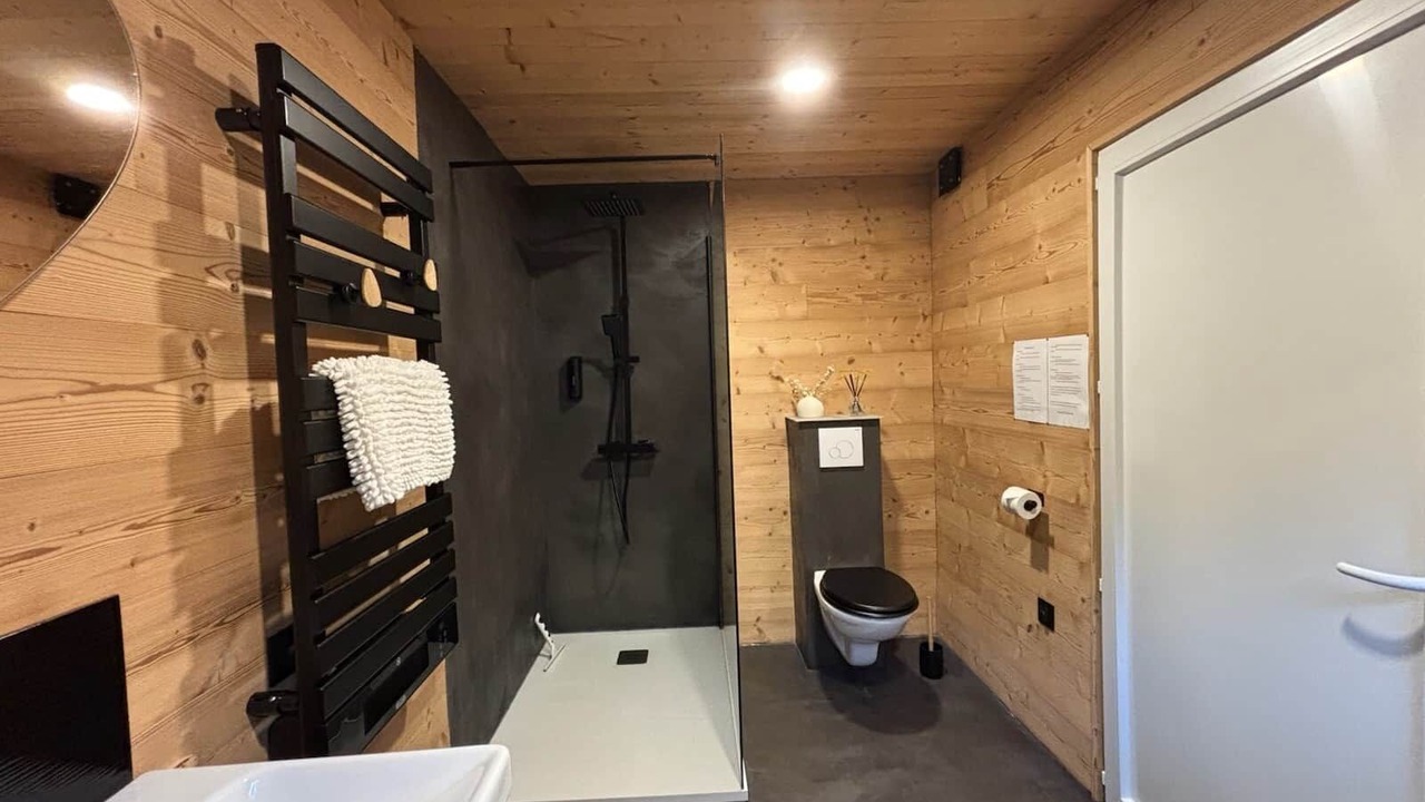 Photo of Bathroom in Bathernay