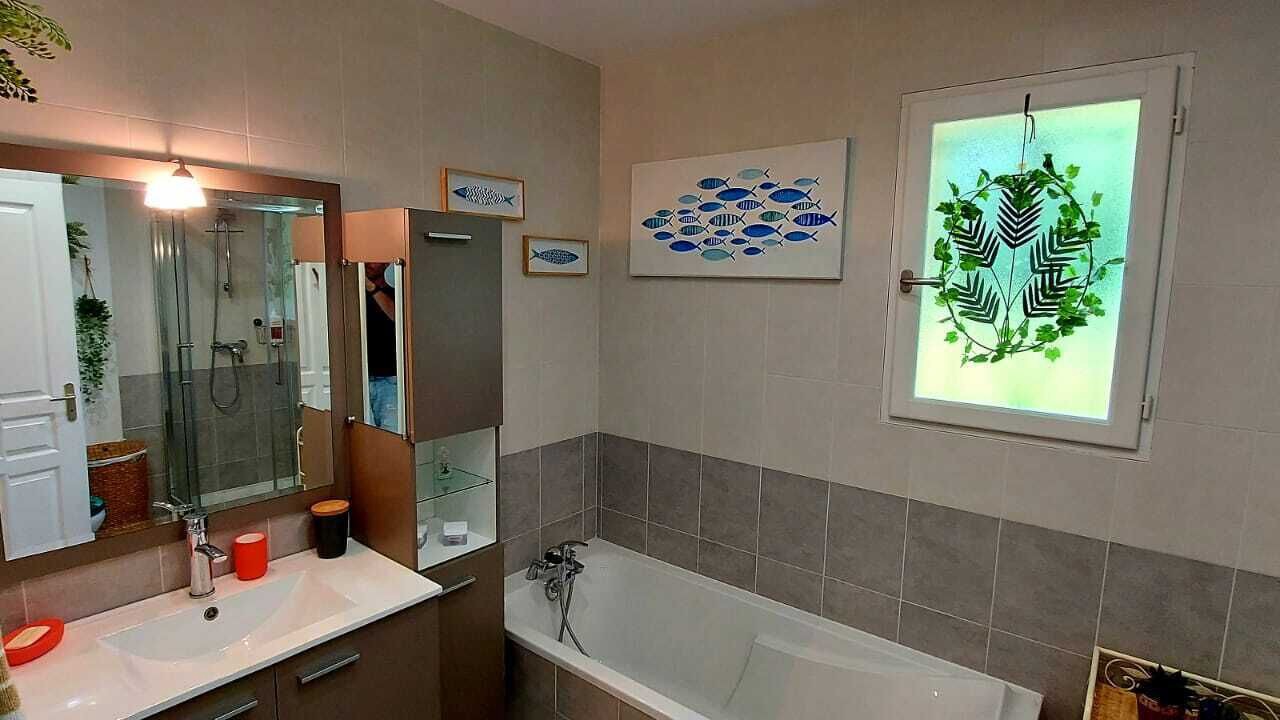 Photo of Bathroom in Saint-Appolinaire