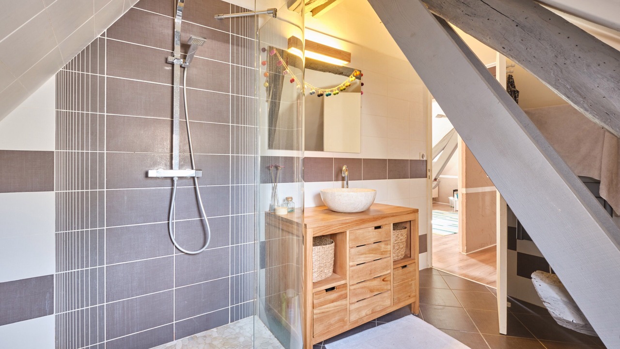 Photo of Bathroom in Saint-Martin-de-la-Cluze