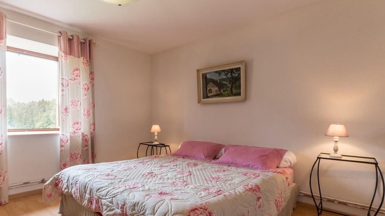 Photo of Bedroom in La Longine