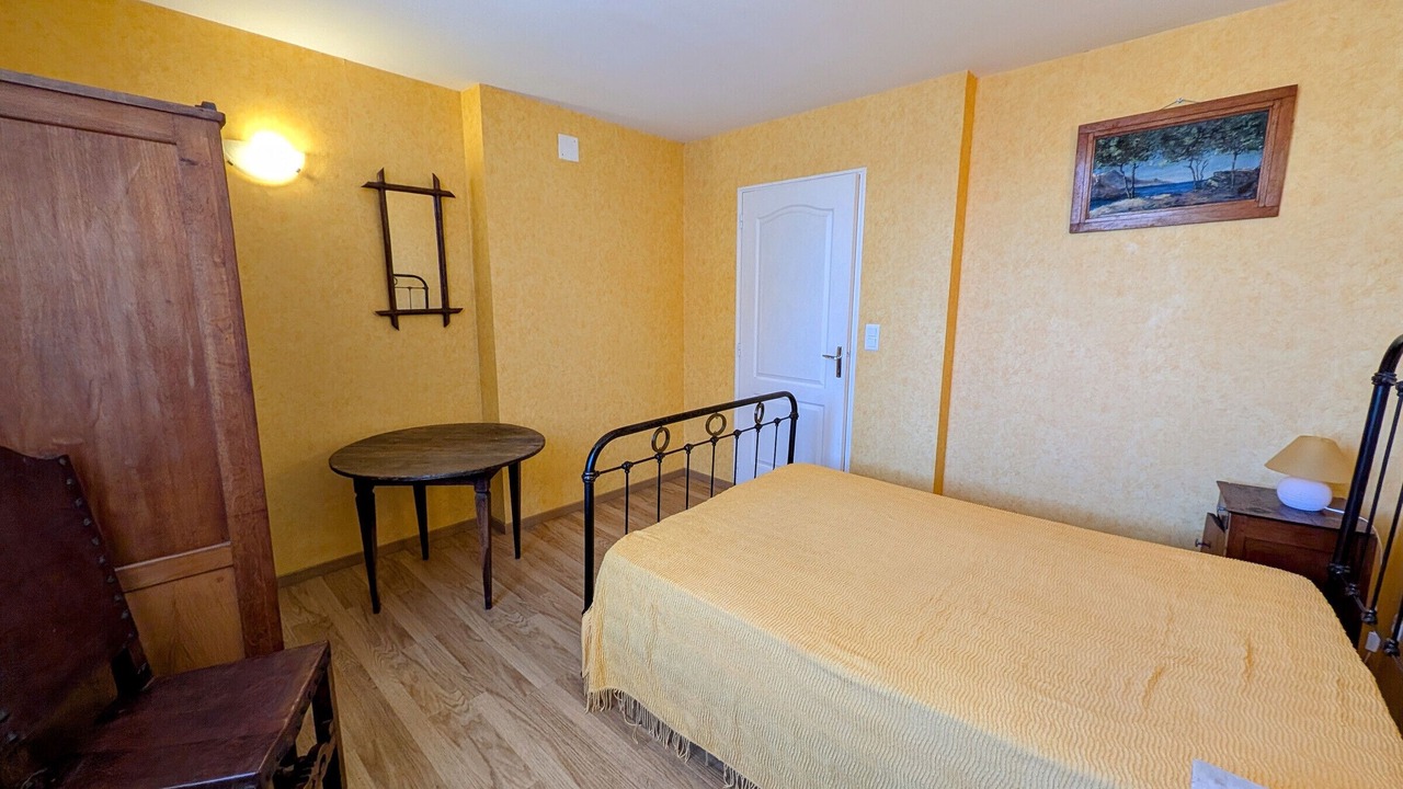 Photo of Bedroom in La Roche-Morey