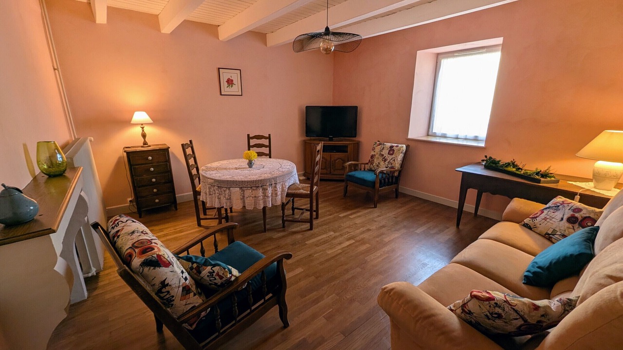 Photo of Livingroom in Gourgeon