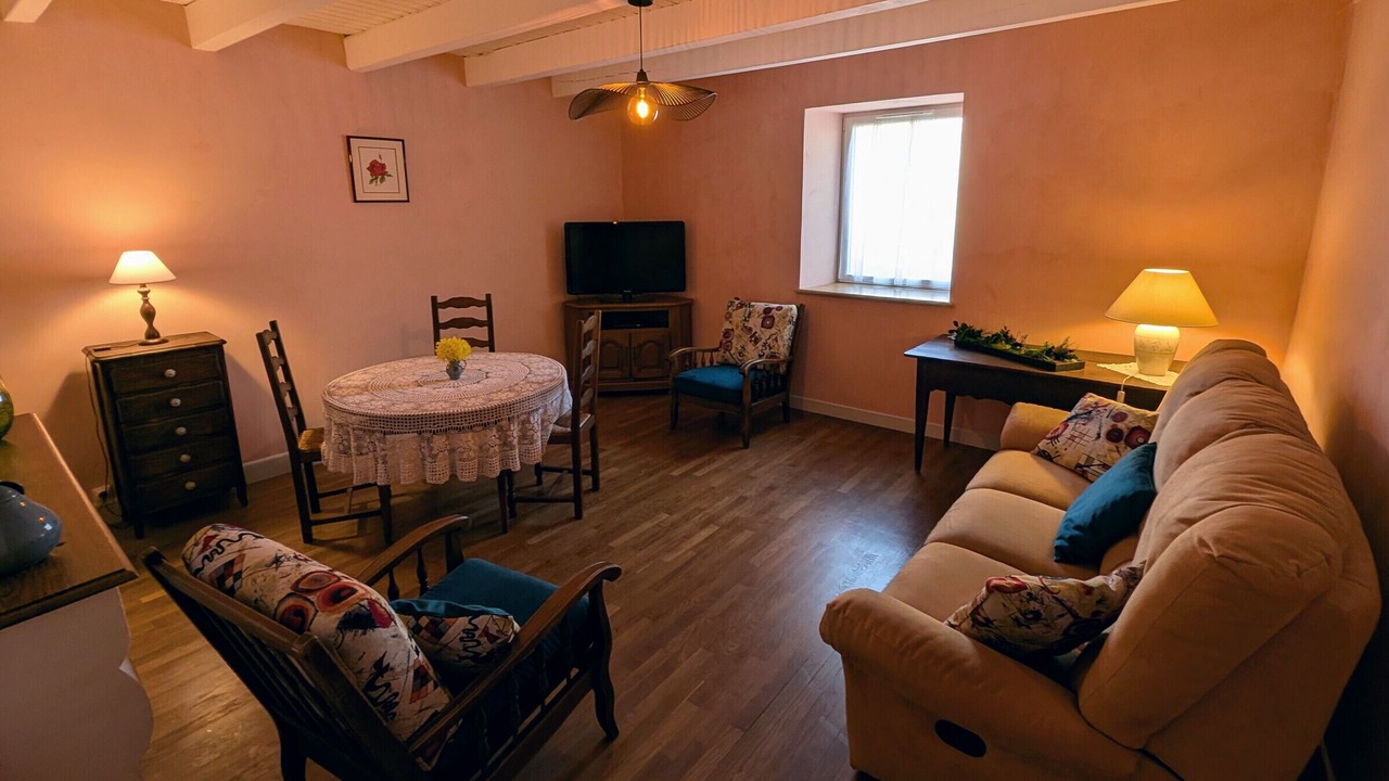 Photo of Livingroom in Gourgeon