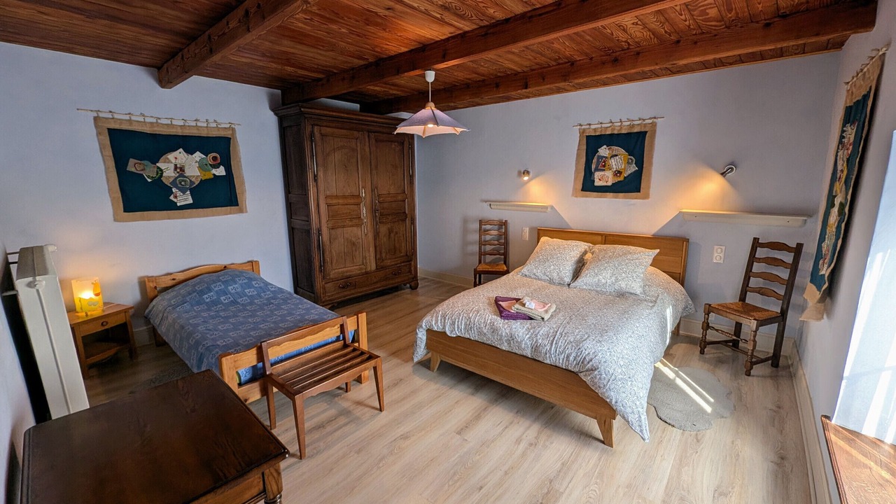 Photo of Bedroom in Gourgeon
