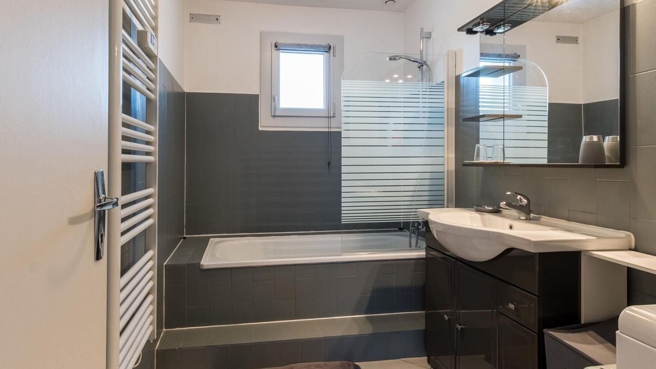 Photo of Bathroom in Gy
