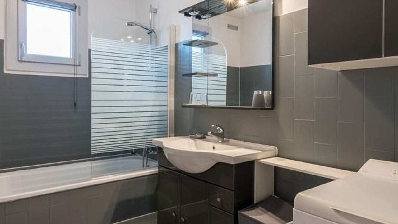 Photo of Bathroom in Gy