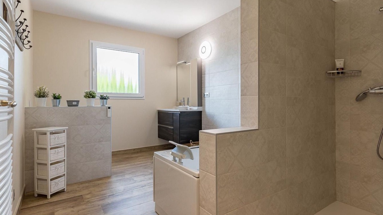 Photo of Bathroom in Gy
