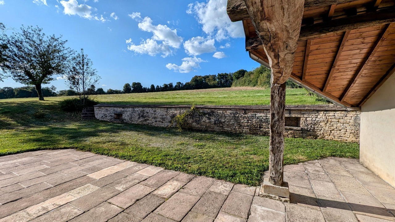 Photo of Patio Balcony in Dampierre-sur-Linotte