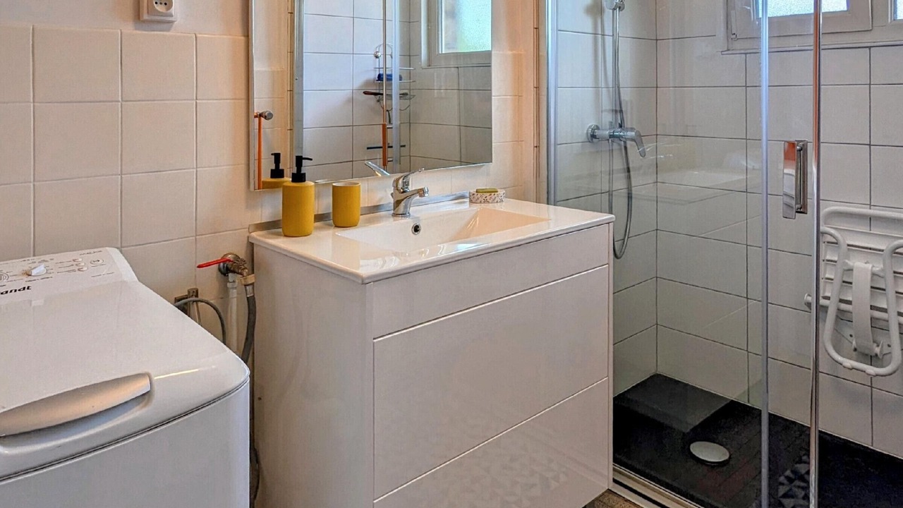 Photo of Bathroom in Raddon-et-Chapendu