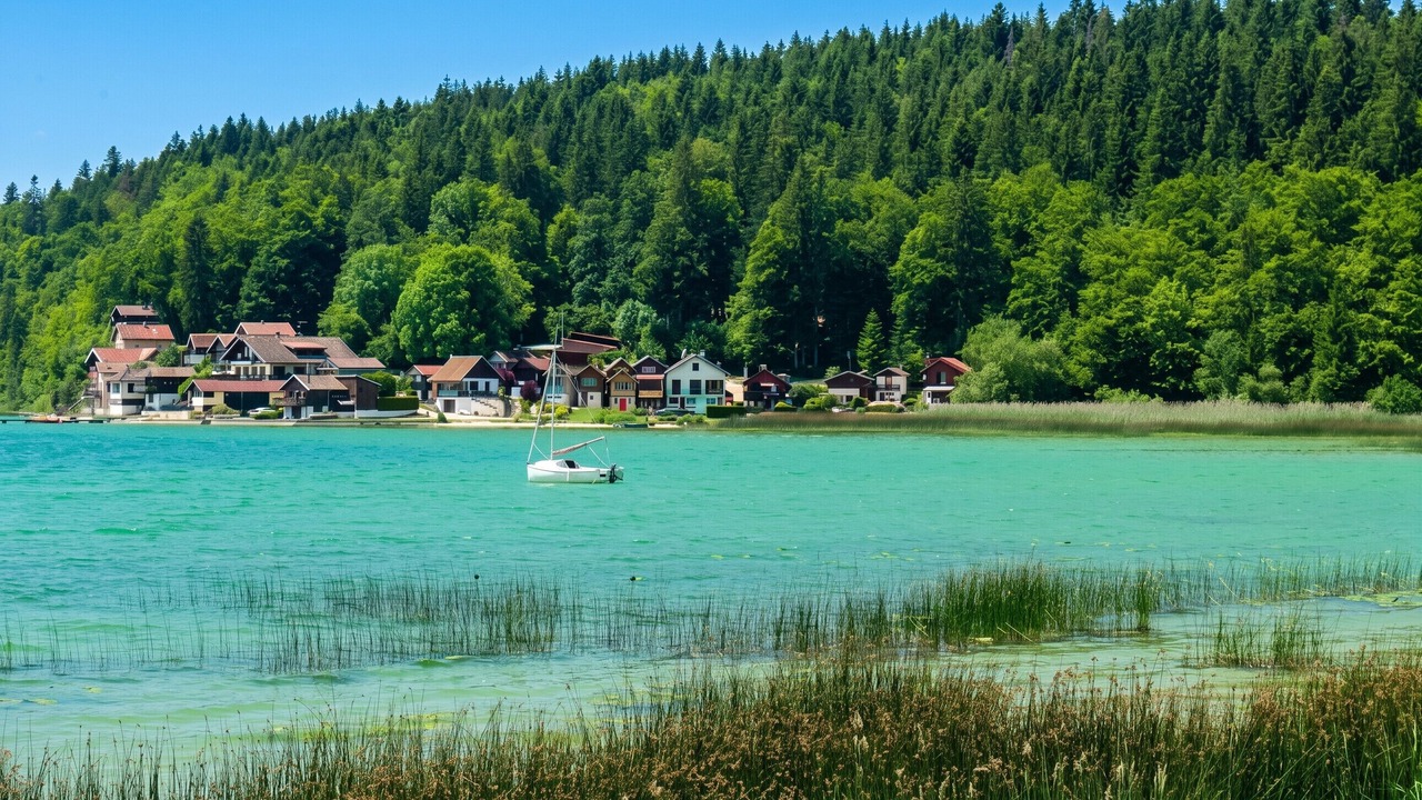 Photo of Others in Saint-Point-Lac