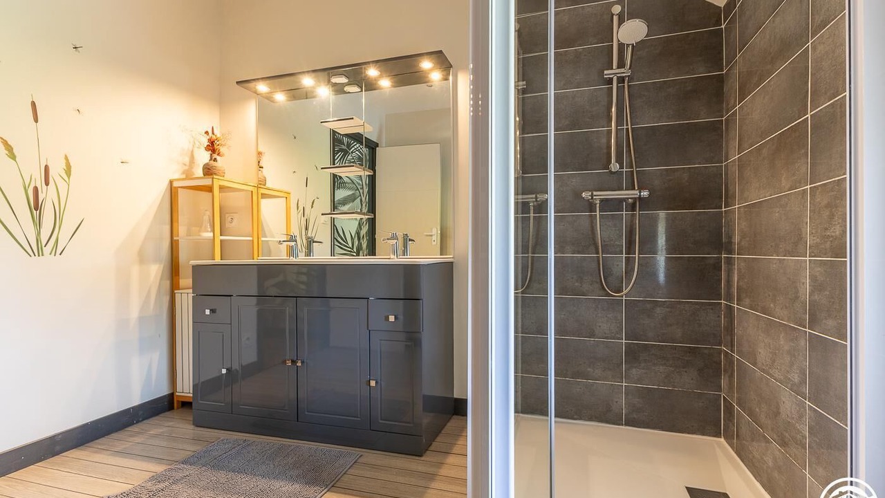 Photo of Bathroom in Glaine-Montaigut