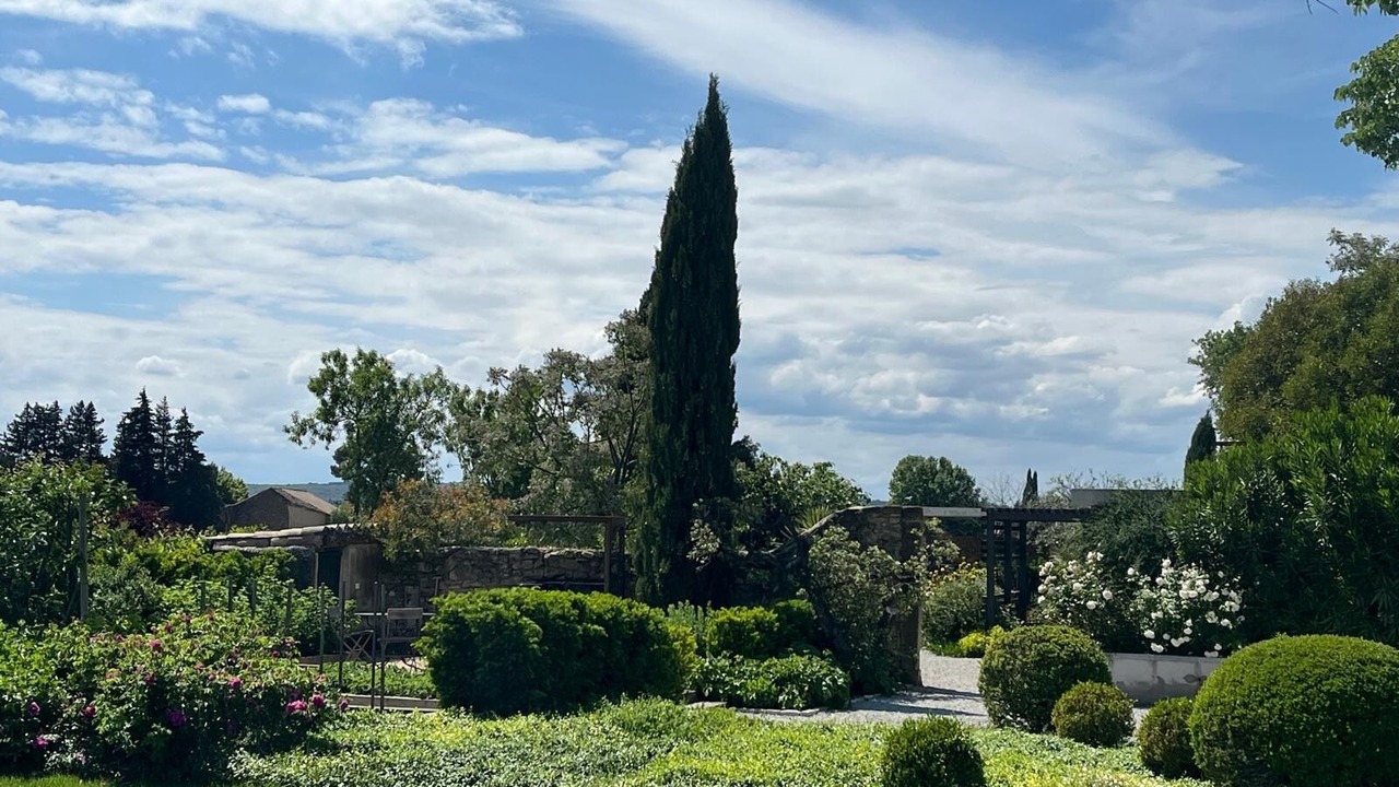Photo of Outdoor in Sainte-Cecile-les-Vignes