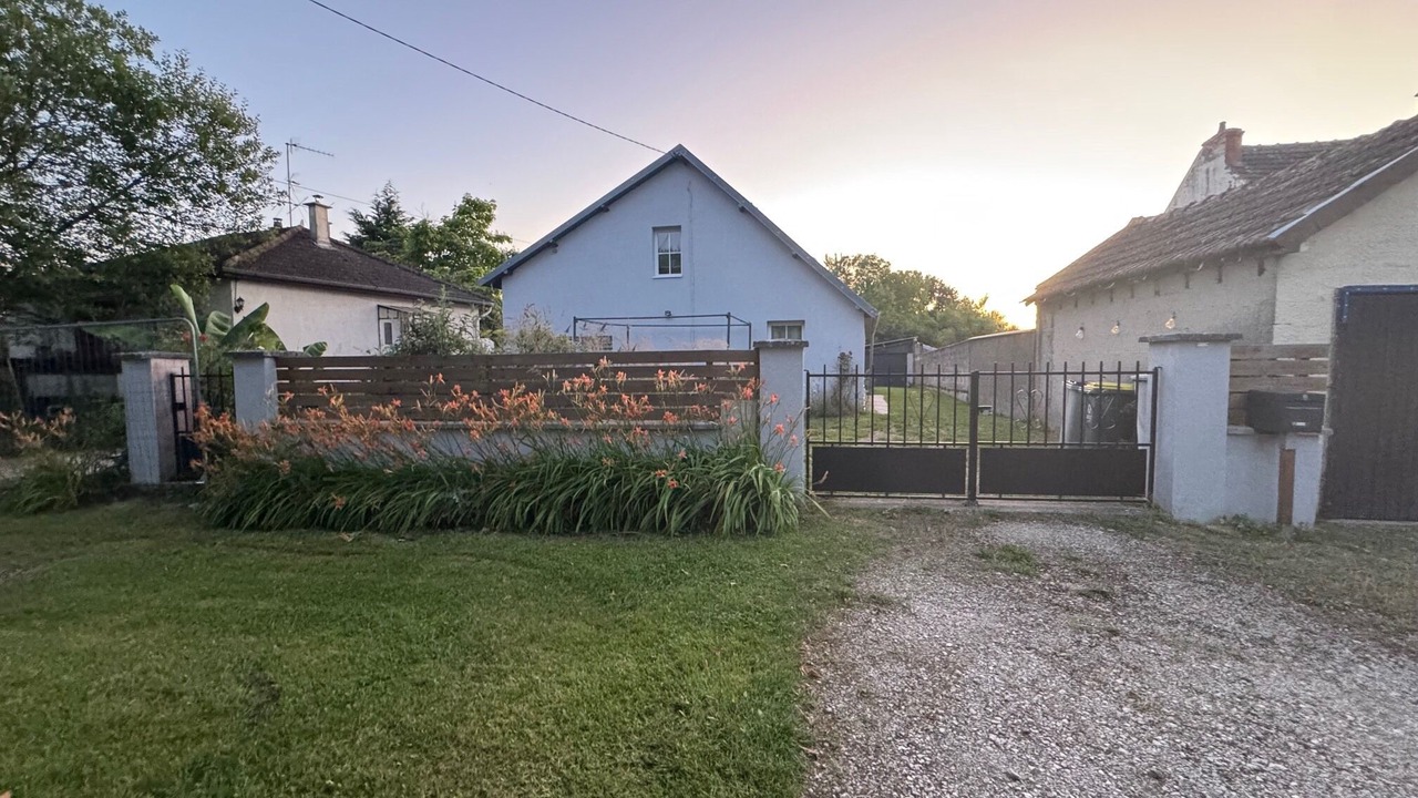Photo of Outdoor in Champvans