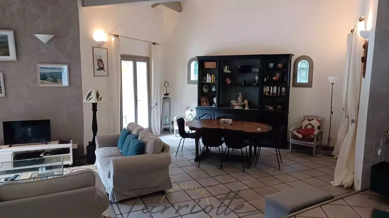 Photo of Livingroom in Allan
