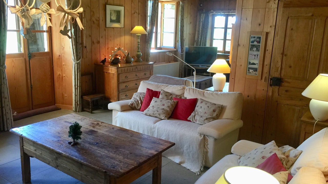 Photo of Livingroom in Les Hopitaux-Vieux