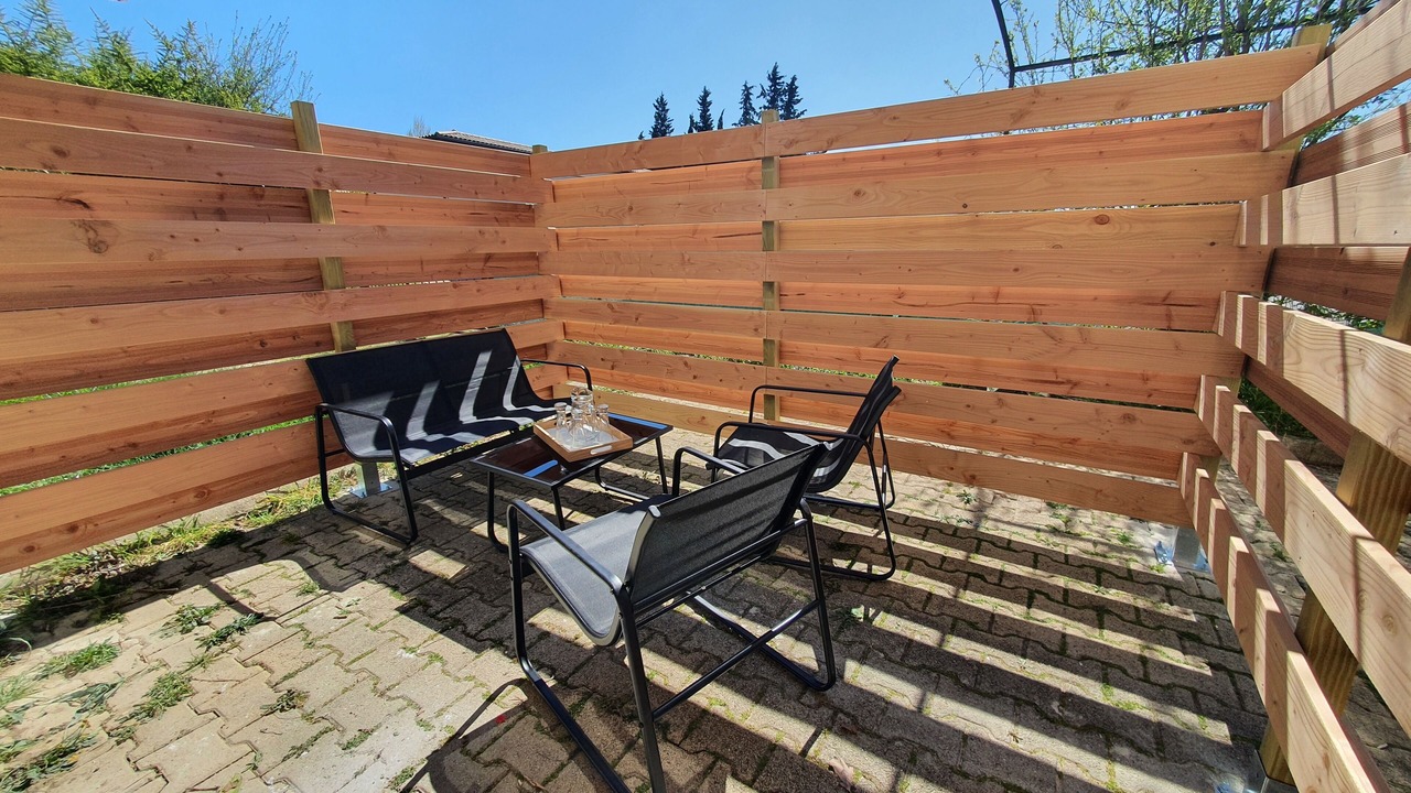 Photo of Patio Balcony in Vesseaux