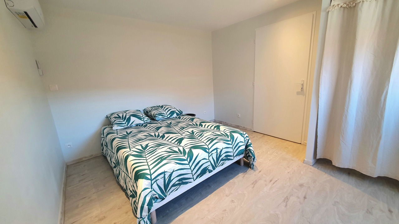 Photo of Bedroom in Vesseaux