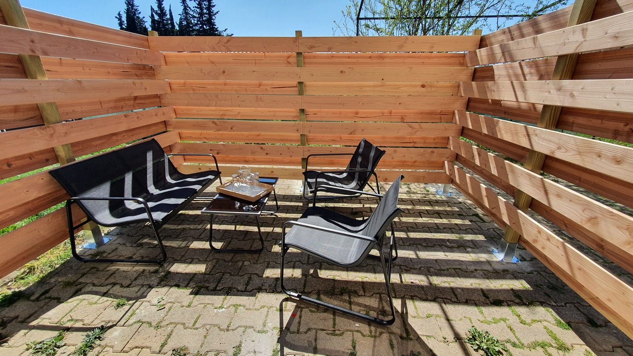 Photo of Patio Balcony in Vesseaux