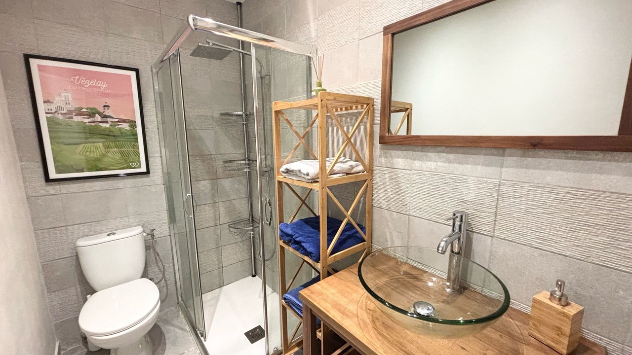 Photo of Bathroom in Avallon