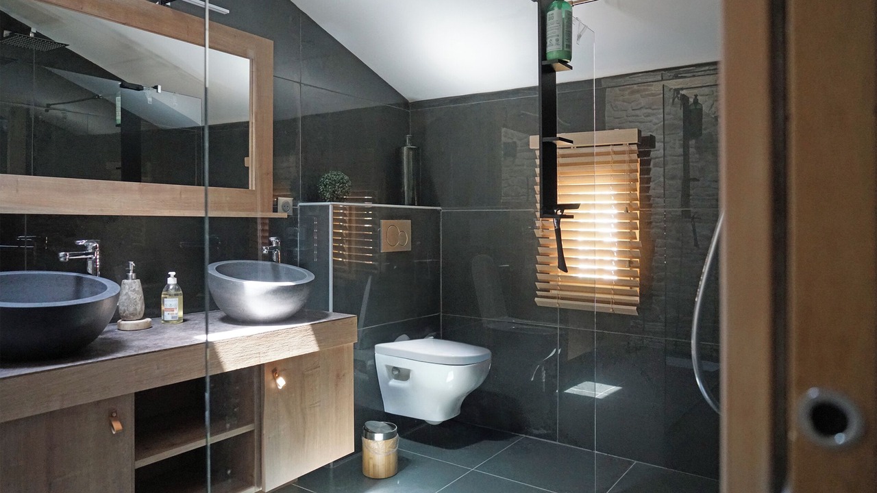 Photo of Bathroom in Allan
