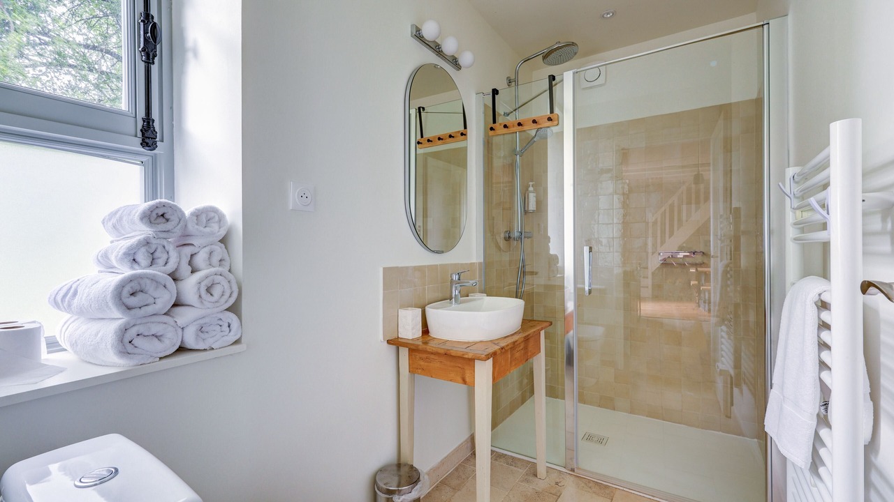 Photo of Bathroom in Raveau