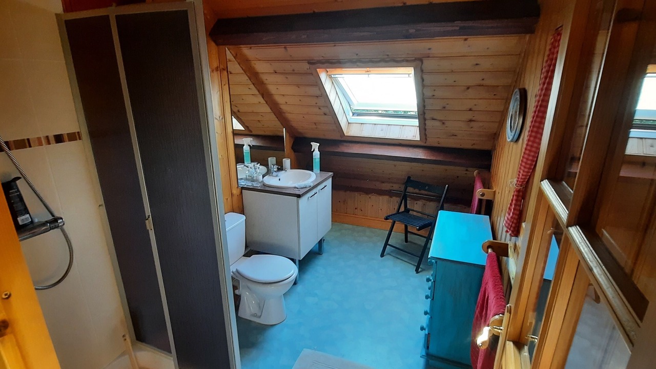 Photo of Bathroom in Curgy
