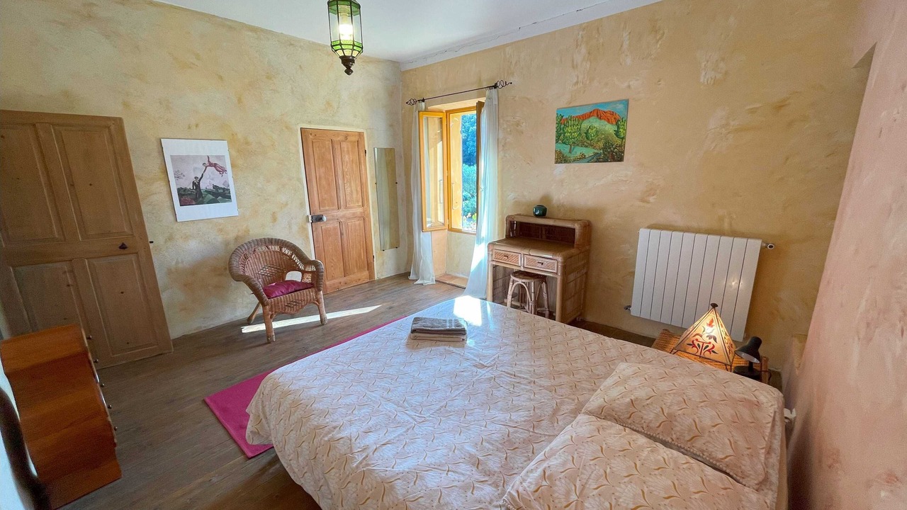 Photo of Bedroom in Suze-la-Rousse
