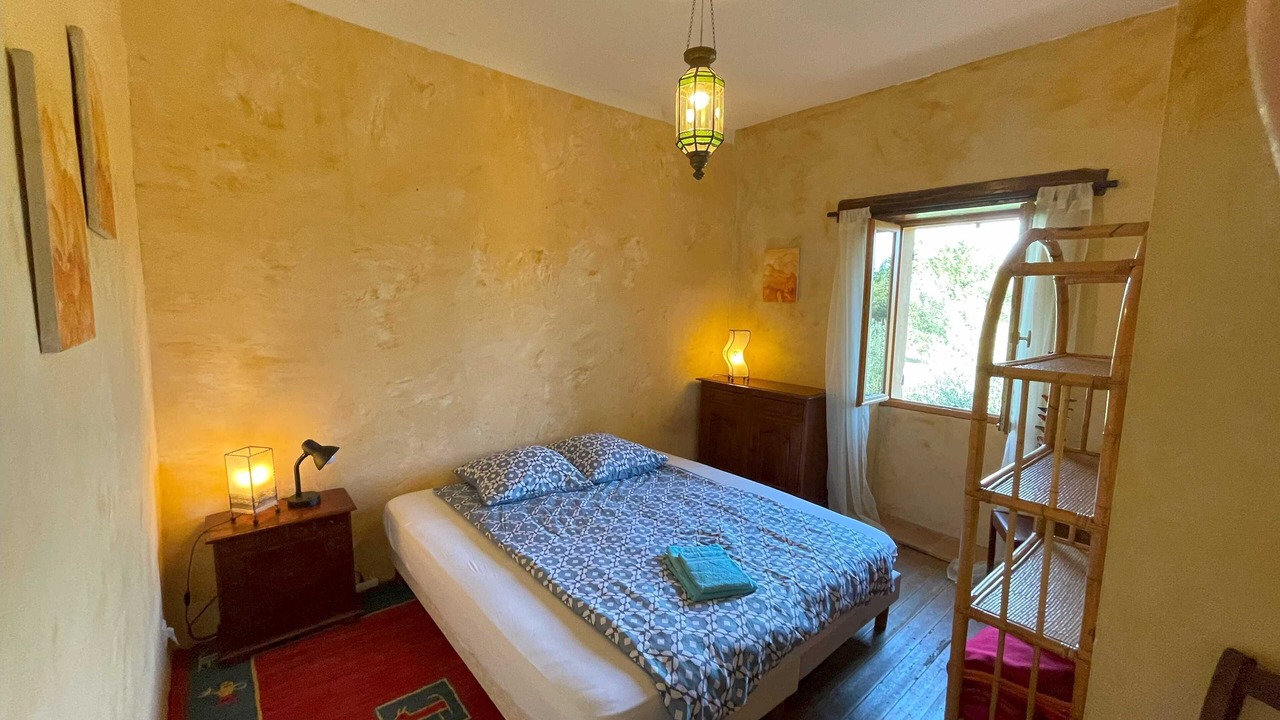 Photo of Bedroom in Suze-la-Rousse
