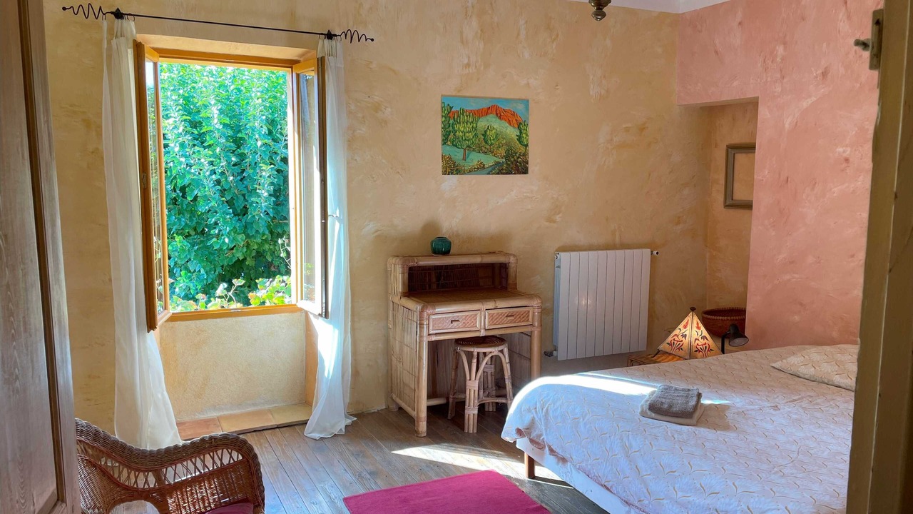 Photo of Bedroom in Suze-la-Rousse