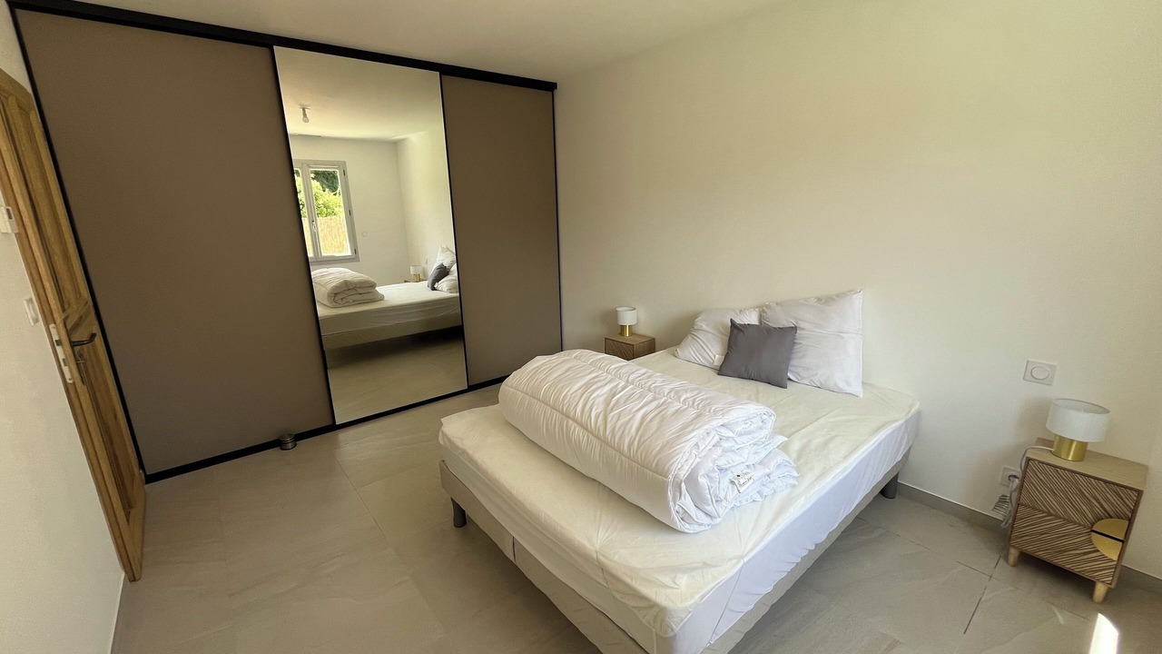 Photo of Bedroom in Malemort-du-Comtat
