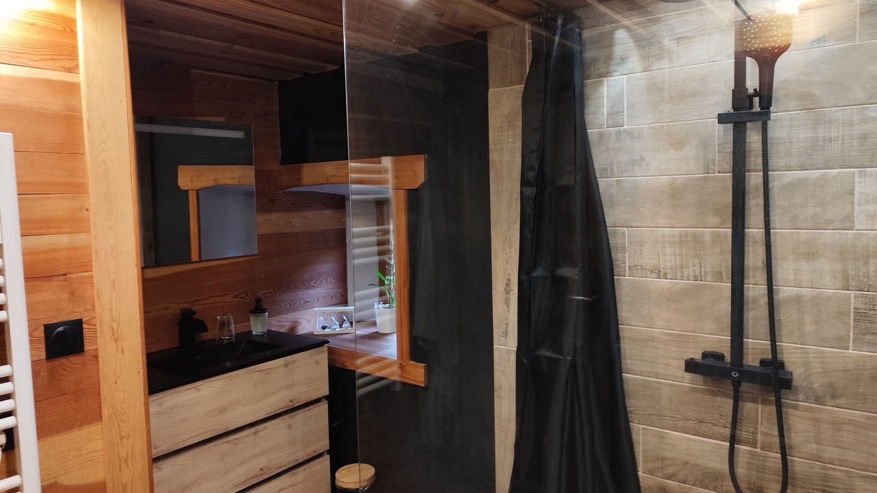 Photo of Bathroom in Saint-Cierge-sous-le-Cheylard