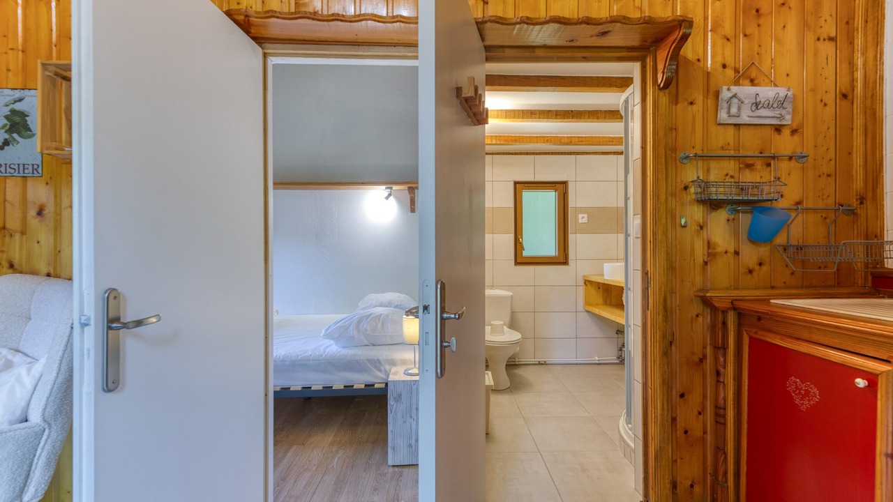 Photo of Bedroom in Vaulnaveys-le-Bas