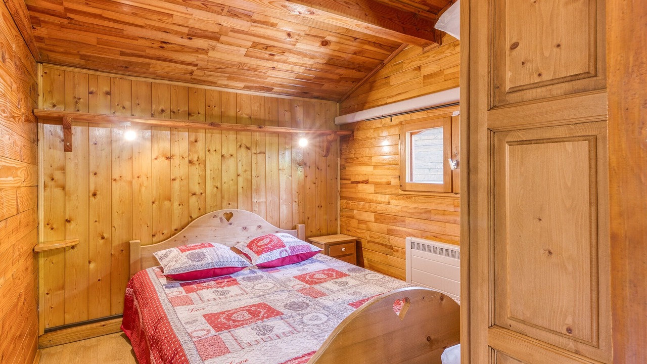 Photo of Bedroom in Vaulnaveys-le-Bas