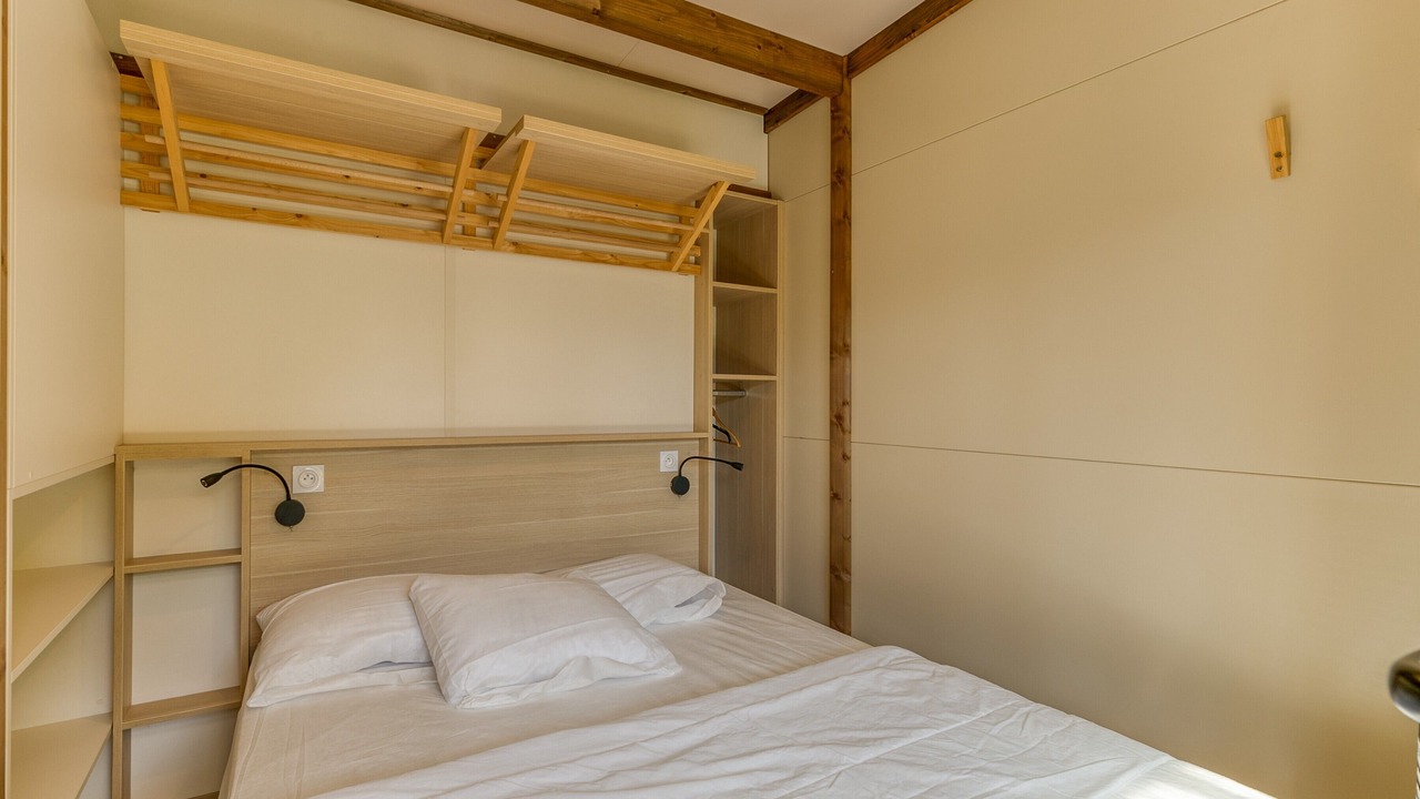 Photo of Bedroom in Vaulnaveys-le-Bas