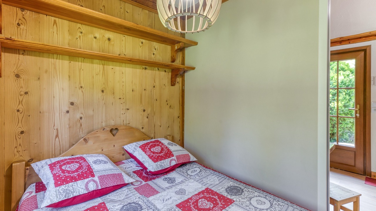Photo of Bedroom in Vaulnaveys-le-Bas