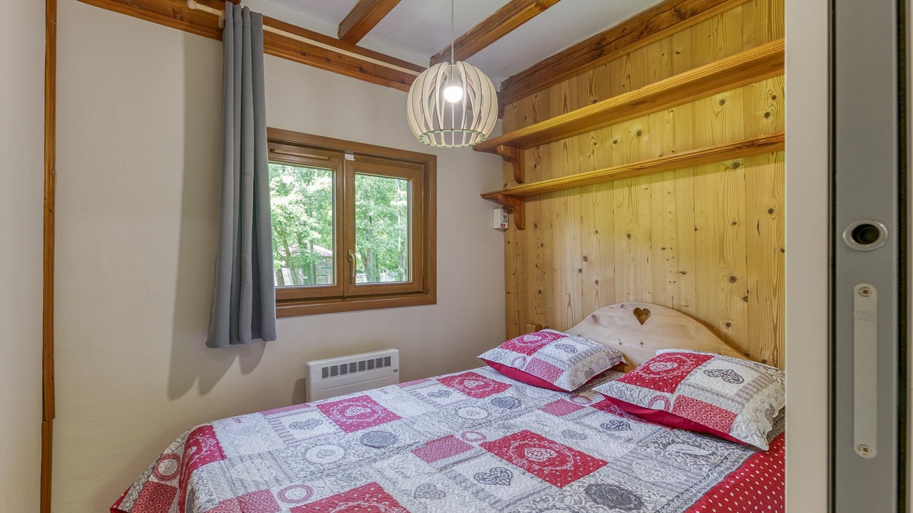 Photo of Bedroom in Vaulnaveys-le-Bas
