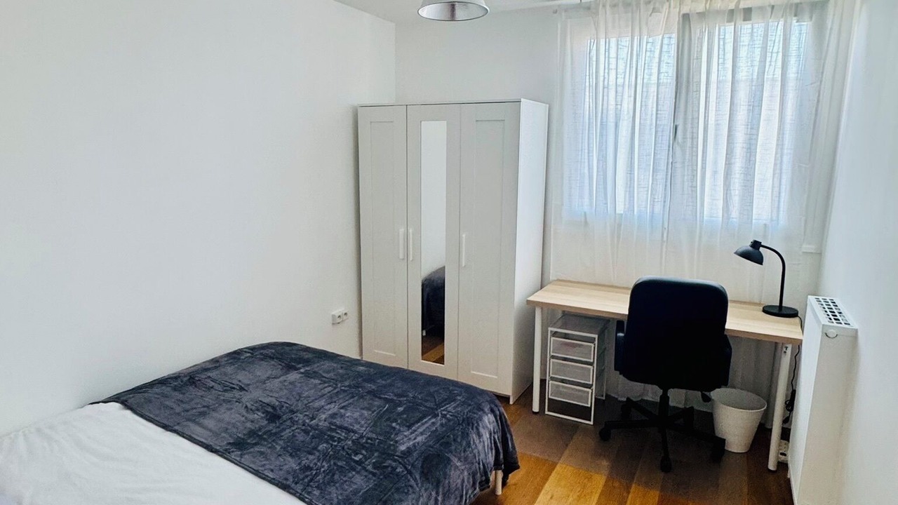 Photo of Bedroom in Breche - Prefecture
