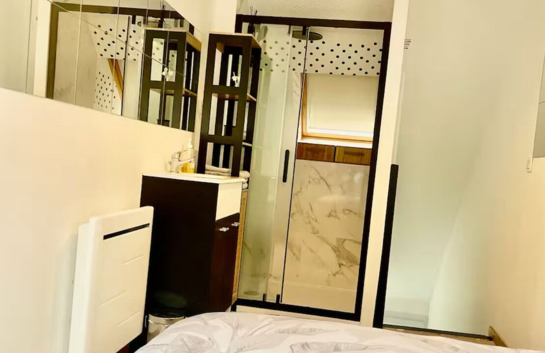 Photo of Bedroom in Villeneuve-le-Roi