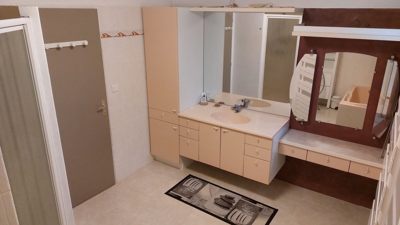 Photo of Bathroom in Tulette