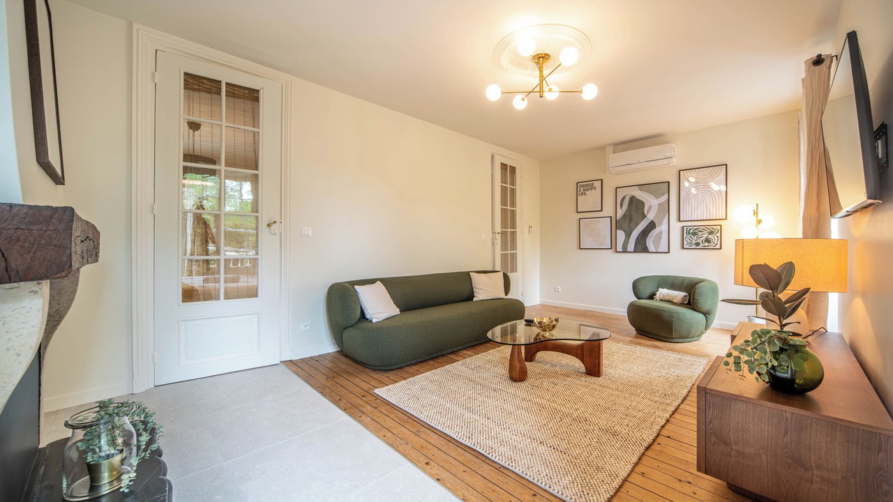 Photo of Livingroom in Dracy-le-Fort