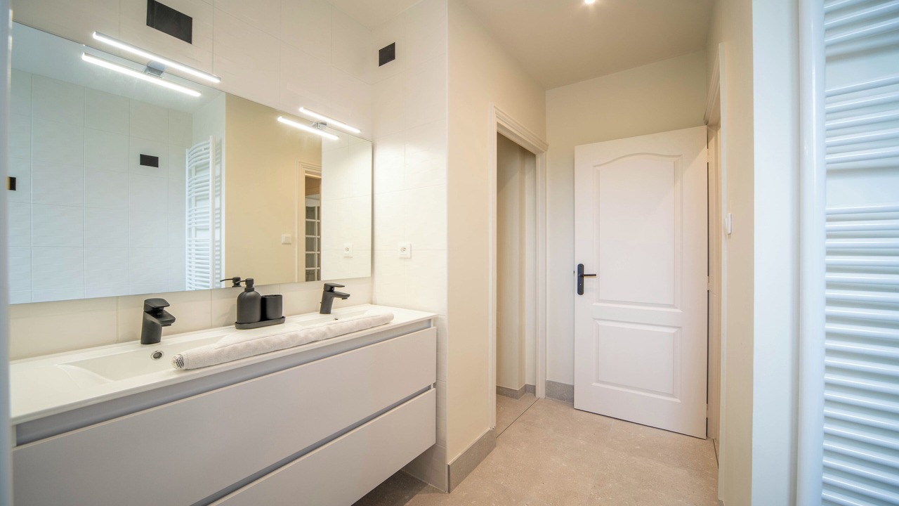 Photo of Bathroom in Dracy-le-Fort