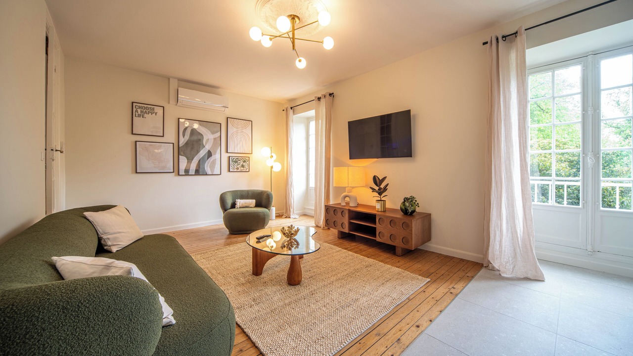 Photo of Livingroom in Dracy-le-Fort