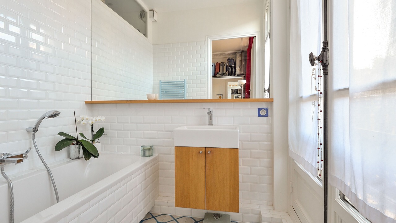 Photo of Bathroom in Quartier de la Salpetriere