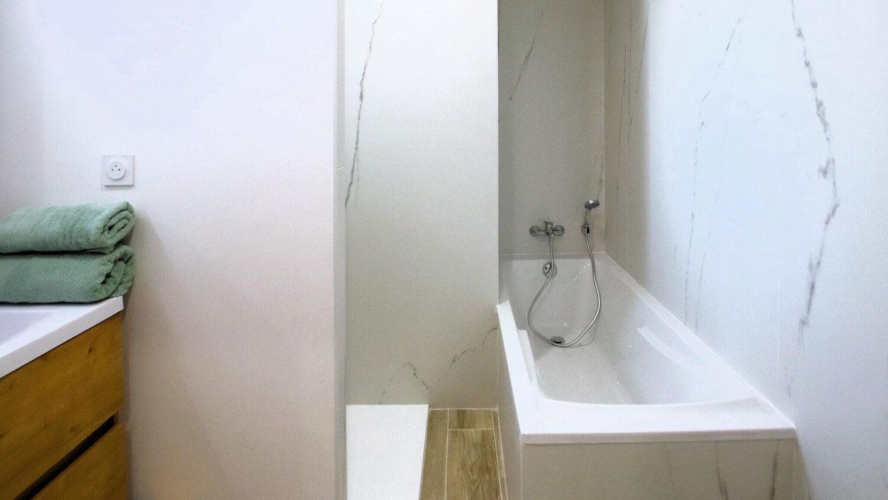 Photo of Bathroom in Puy-Saint-Martin