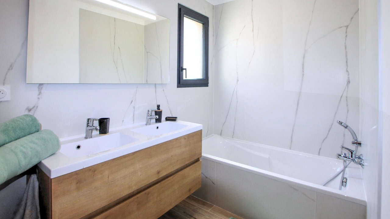 Photo of Bathroom in Puy-Saint-Martin